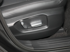 2019款 2.5L 两驱尊贵型