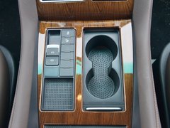 2019款 2.0T 自动旗舰型