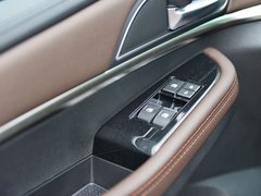 2019款 2.0T 自动旗舰型