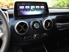 2018款 PLUS 2.0D 手动四驱尊贵型