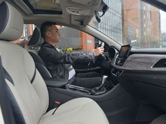 2019款 1.5T CVT旗舰版 7座 国V