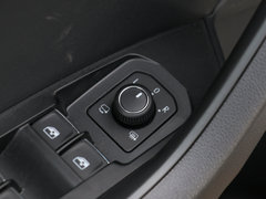 2019款 改款 TSI330 5座两驱舒适版 国VI