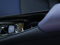2018款 2.0L 领先天窗版 国VI