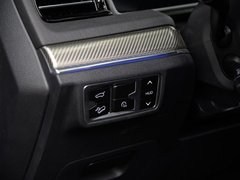 2019款 2.0T 智联旗享四驱版