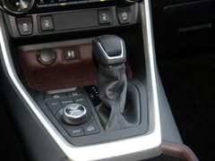 2020款 双擎  2.5L CVT两驱精英版