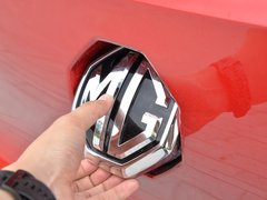 2018款 1.5L 手动65寸巨幕天窗版 国V