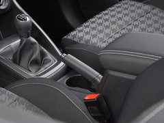 2018款 1.5L 手动65寸巨幕天窗版 国V