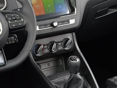 2018款 1.5L 手动65寸巨幕天窗版 国V