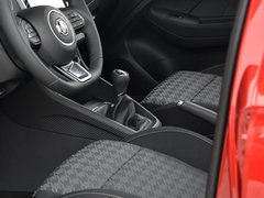 2018款 1.5L 手动65寸巨幕天窗版 国V