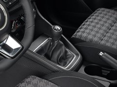 2018款 1.5L 手动65寸巨幕天窗版 国V