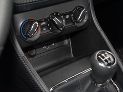 2018款 1.5L 手动65寸巨幕天窗版 国V