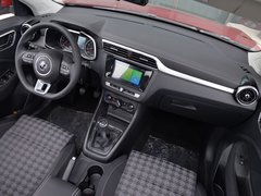 2018款 1.5L 手动65寸巨幕天窗版 国V