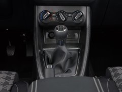 2018款 1.5L 手动65寸巨幕天窗版 国V