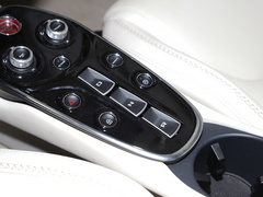 2019款 4.0T 标准型