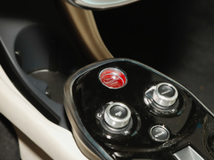 2019款 4.0T 标准型
