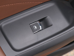 2020款 PLUS 1.6L 手动4G互联荣耀豪华版