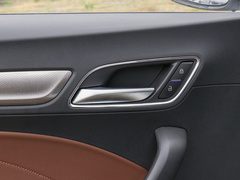 2020款 PLUS 1.6L 手动4G互联荣耀豪华版