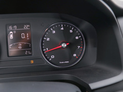 2020款 PLUS 1.6L 手动4G互联荣耀豪华版