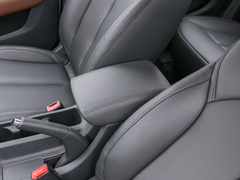 2020款 PLUS 1.6L 手动4G互联荣耀豪华版