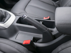 2020款 PLUS 1.6L 手动4G互联荣耀豪华版