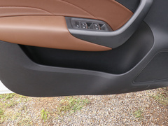2020款 PLUS 1.6L 手动4G互联荣耀豪华版