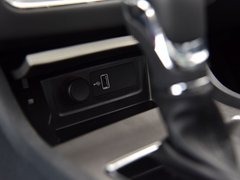 2020款 PLUS 1.6L CVT 4G互联荣耀旗舰版