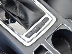 2020款 PLUS 1.6L CVT 4G互联荣耀旗舰版