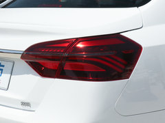 2019款 领军版 1.5L 手动向上互联型 国VI