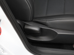 2019款 领军版 1.5L CVT尊贵型 国VI