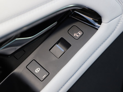 揽胜极光 2020款 249PS R-DYNAMIC SE 运动科技版
