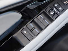 2020款 249PS R-DYNAMIC SE 运动科技版