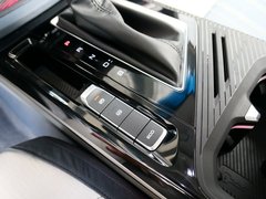 2019款 1.5T CVT 24小时在线尊贵型 6座