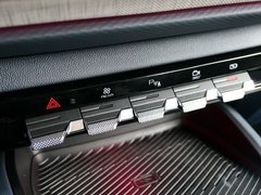 2019款 1.5T CVT 24小时在线尊贵型 6座