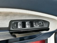 2019款 1.5T CVT 24小时在线尊贵型 6座