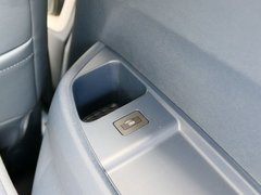 2019款 1.5T CVT 24小时在线尊贵型 6座