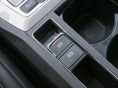 2020款 20T 自动4G互联超越旗舰版