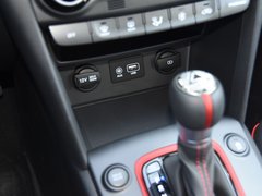 2019款 1.6T 双离合钢铁侠版