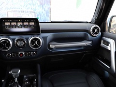 2019款 PLUS 2.3T 自动四驱尊享版 国VI