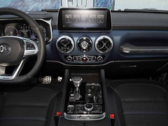 2019款 PLUS 2.3T 自动四驱尊享版 国VI