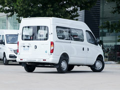 2019款 2.0T Plus 6挡手动傲运通短轴中顶5/6座