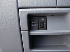2019款 2.0T Plus 6挡手动傲运通短轴中顶5/6座