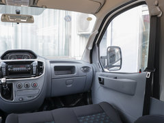 2019款 2.0T Plus 6挡手动傲运通短轴中顶5/6座