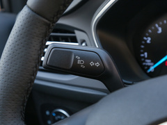2020款 三厢 EcoBoost 180 自动锋潮型
