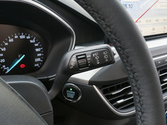 2020款 两厢 1.5L 自动锋跃型