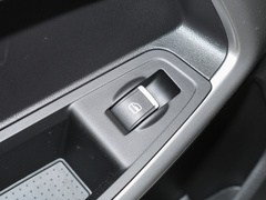 2019款 1.5T 手動(dòng)智趣型 國(guó)VI