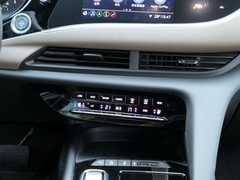 2020款 28T 两驱豪华型