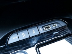 2020款 28T 两驱豪华型