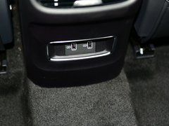 2019款 300TGI 自动4G互联豪华版