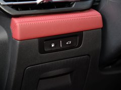 2020款 2.0T 自动旗舰型