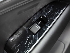 2020款 2.0L 蓝天豪华版